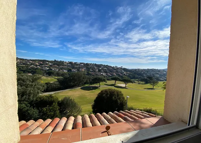 Avec Piscine, Vue Golf A Maxime *