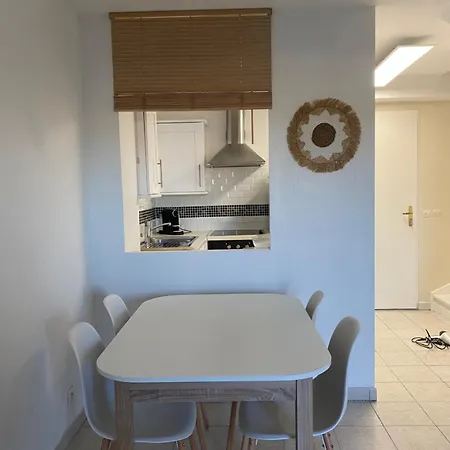 Apartment Avec Piscine, Vue Golf A Maxime