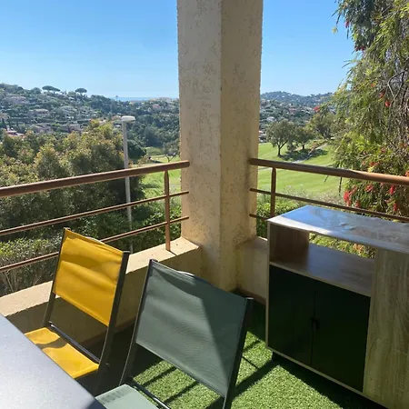 Apartament Avec Piscine, Vue Golf A Maxime Sainte-Maxime