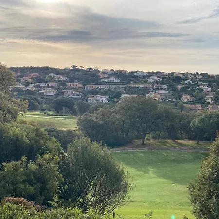 Avec Piscine, Vue Golf A Maxime