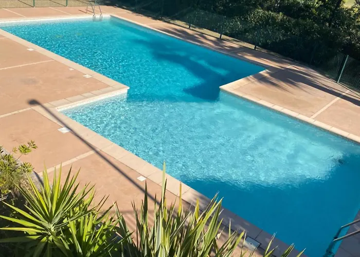 Avec Piscine, Vue Golf A Maxime