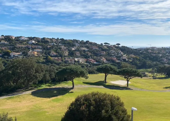 Avec Piscine, Vue Golf A Maxime Sainte-Maxime