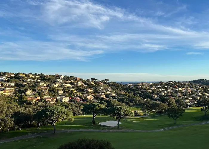 Apartment Avec Piscine, Vue Golf A Maxime Sainte-Maxime