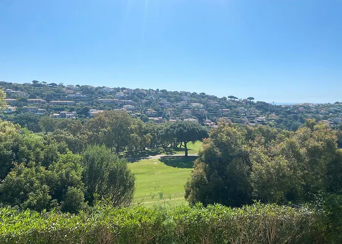 Avec Piscine, Vue Golf à Maxime *